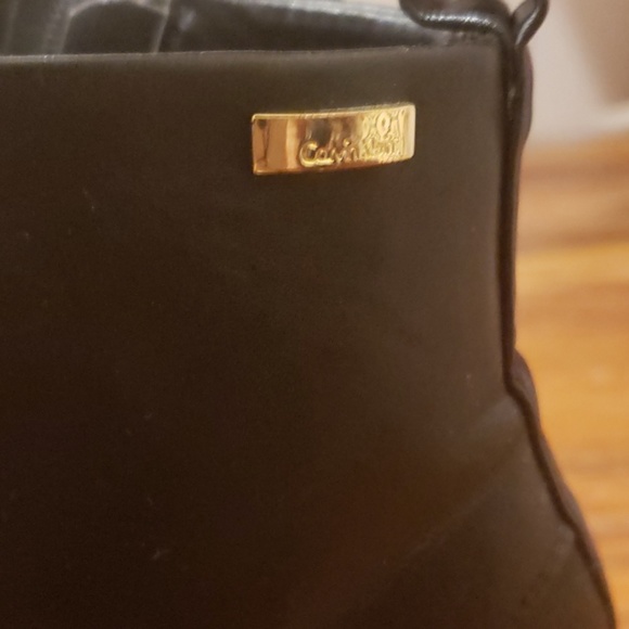 Calvin Klein - Picture 2 of 3